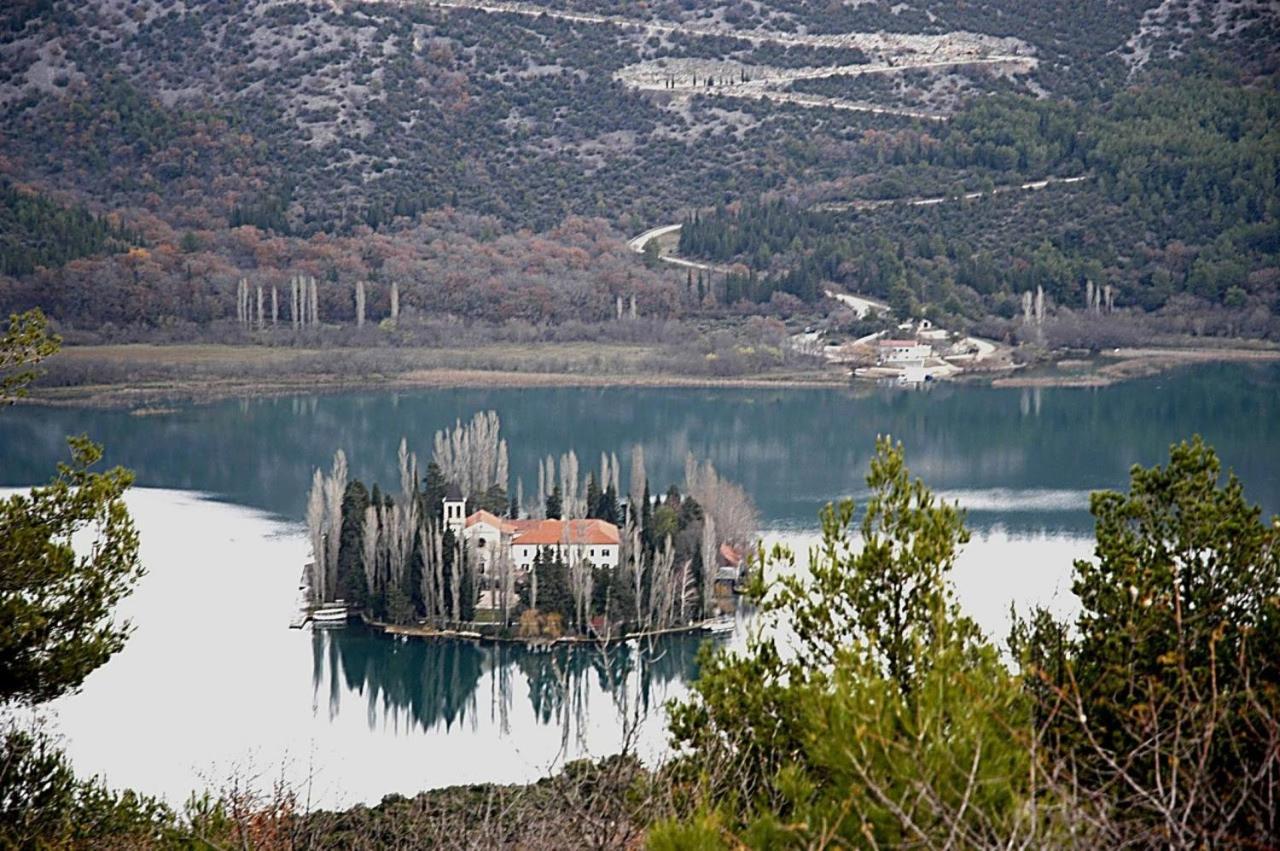 מלון לוזובאק Krka Ivan מראה חיצוני תמונה